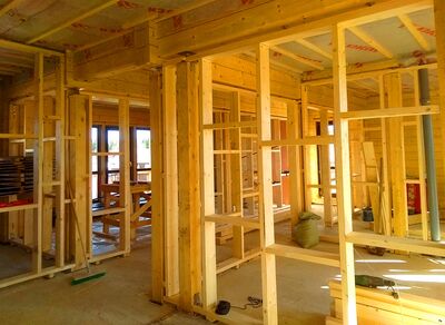 Установка дверей и каркасных перегородок в деревянном доме Шаховская