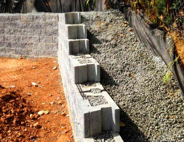 Устройство подпорных стенок