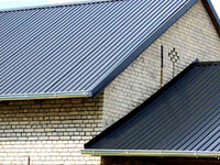 Крыша дома из профнастила