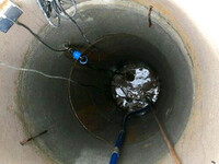 Монтаж насоса в колодец