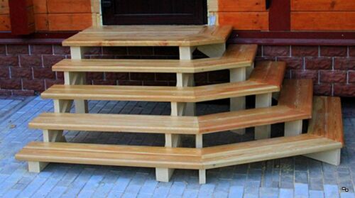 Деревянное крыльцо