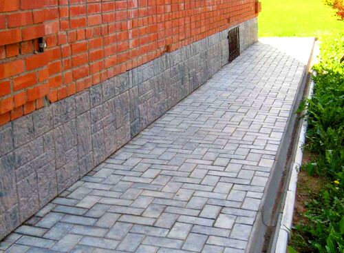 Отмостка из брусчатки