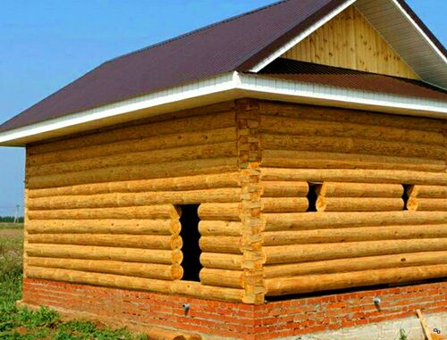 Бревенчатая баня в четыре стены