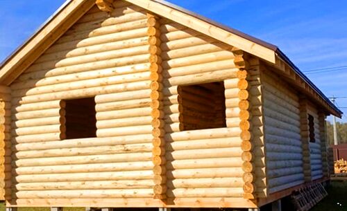 Дом с баней из бревна