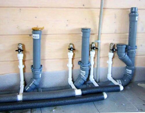 Монтаж труб канализации