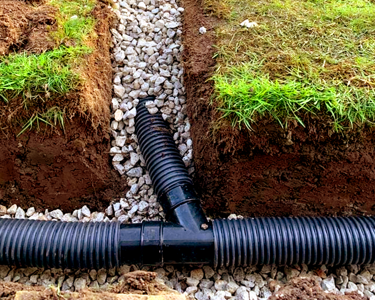 Монтаж систем дренажа и водоотведения