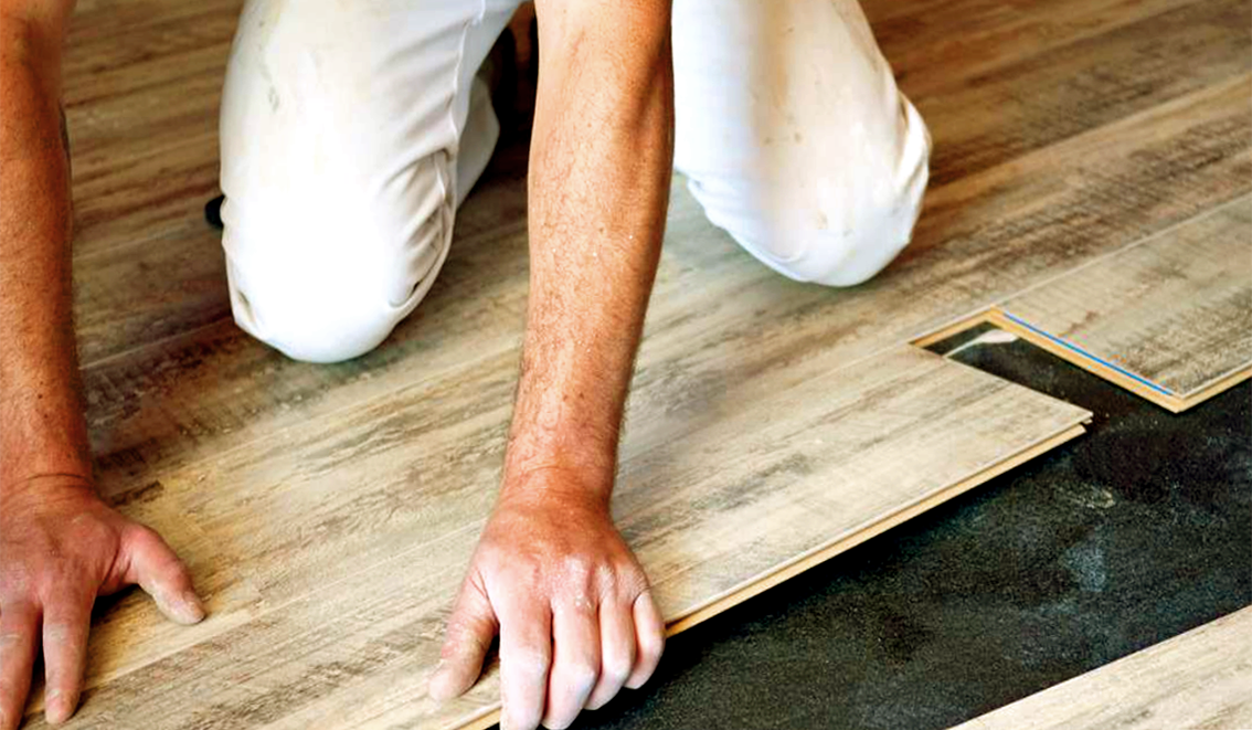 Укладка ламината и кварцвинила