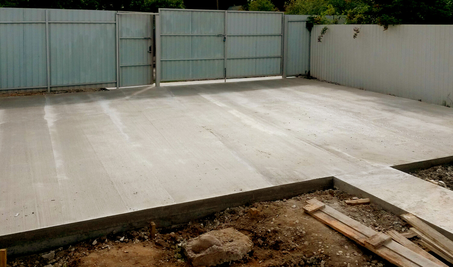 Парковка для машины - площадка на участке