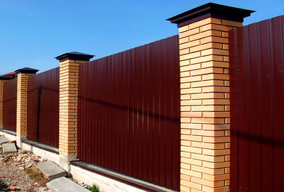 Монолитные заборы из бетона и столбы из кирпича Лотошино